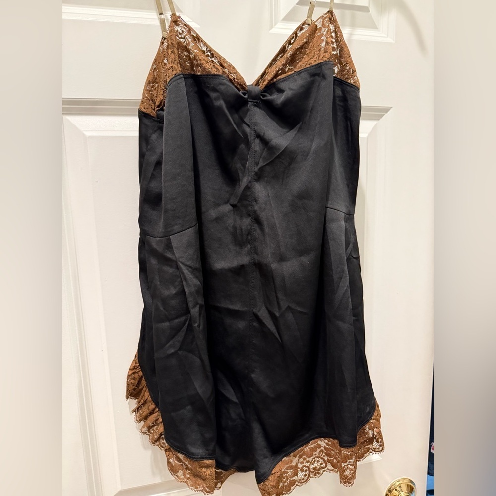 FREE PEOPLE INTIMATELY FIRST DATE ROMPER in Black Combo NWT sz M - Picture 5 of 11